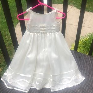 Girls off white/cream colored formal dress size 4.